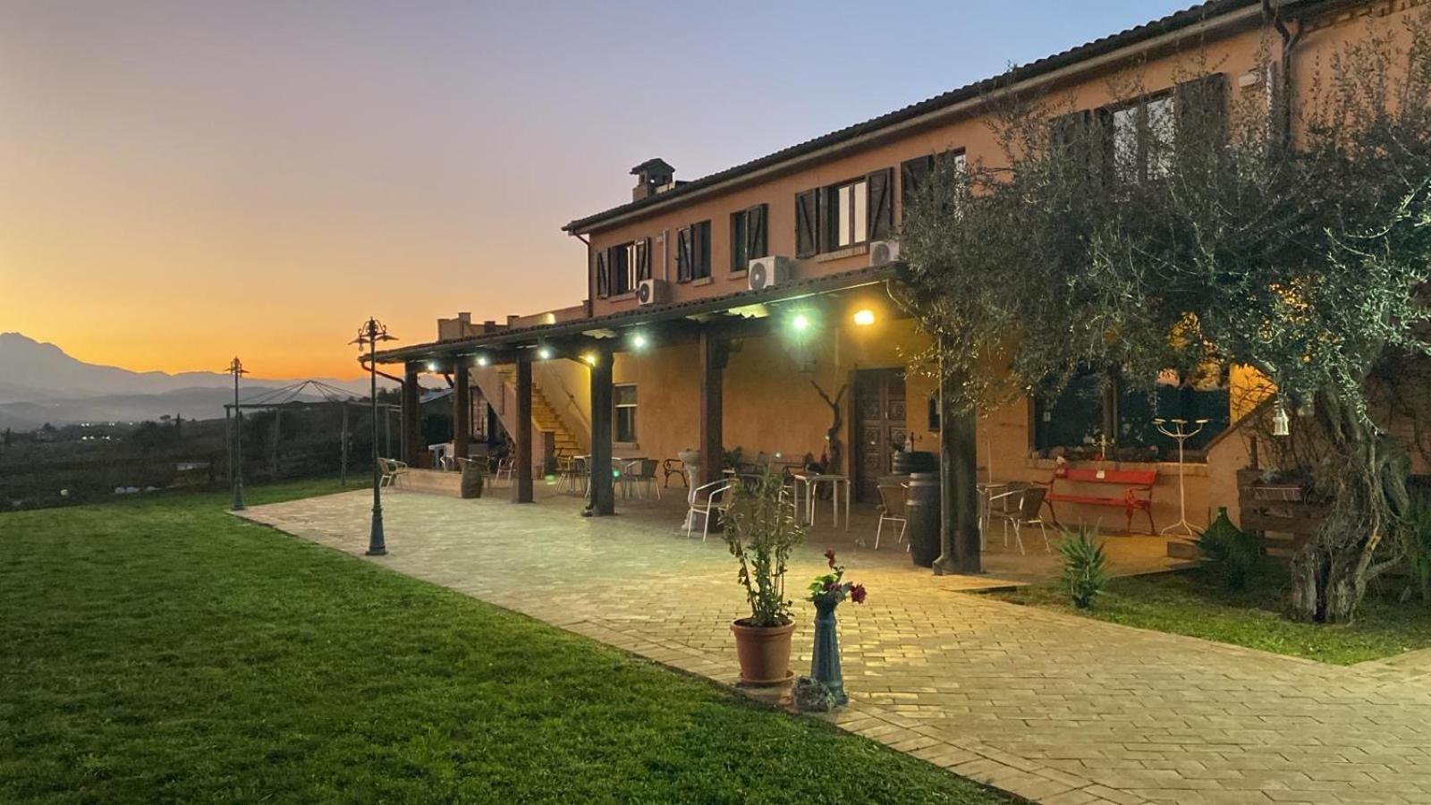 Il Podere Degli Asinelli Читта-Сант'Анджело Екстер'єр фото